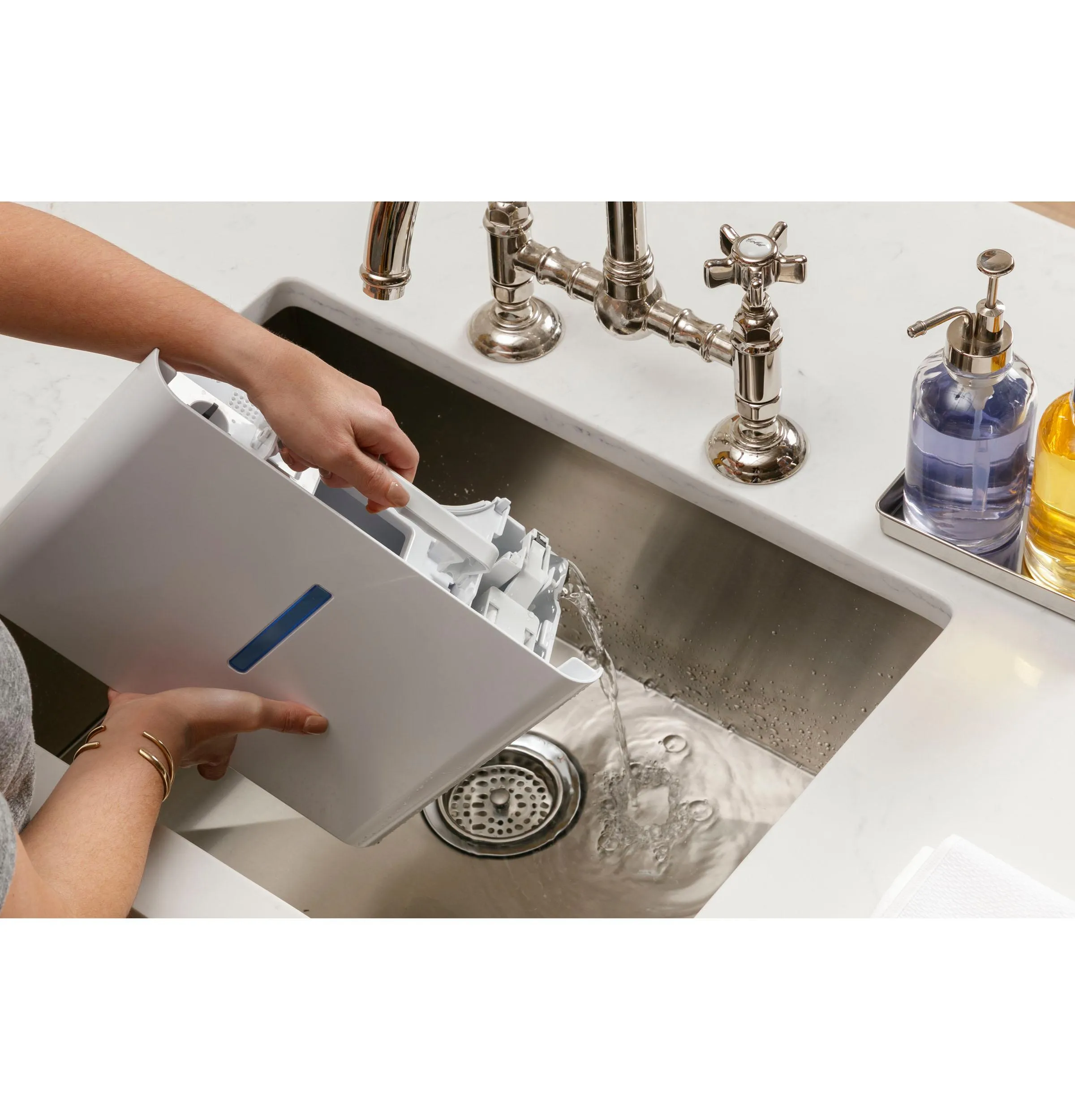 ADHR22LB GE® ENERGY STAR® 22 Pint Portable Dehumidifier with Smart Dry for Damp Spaces