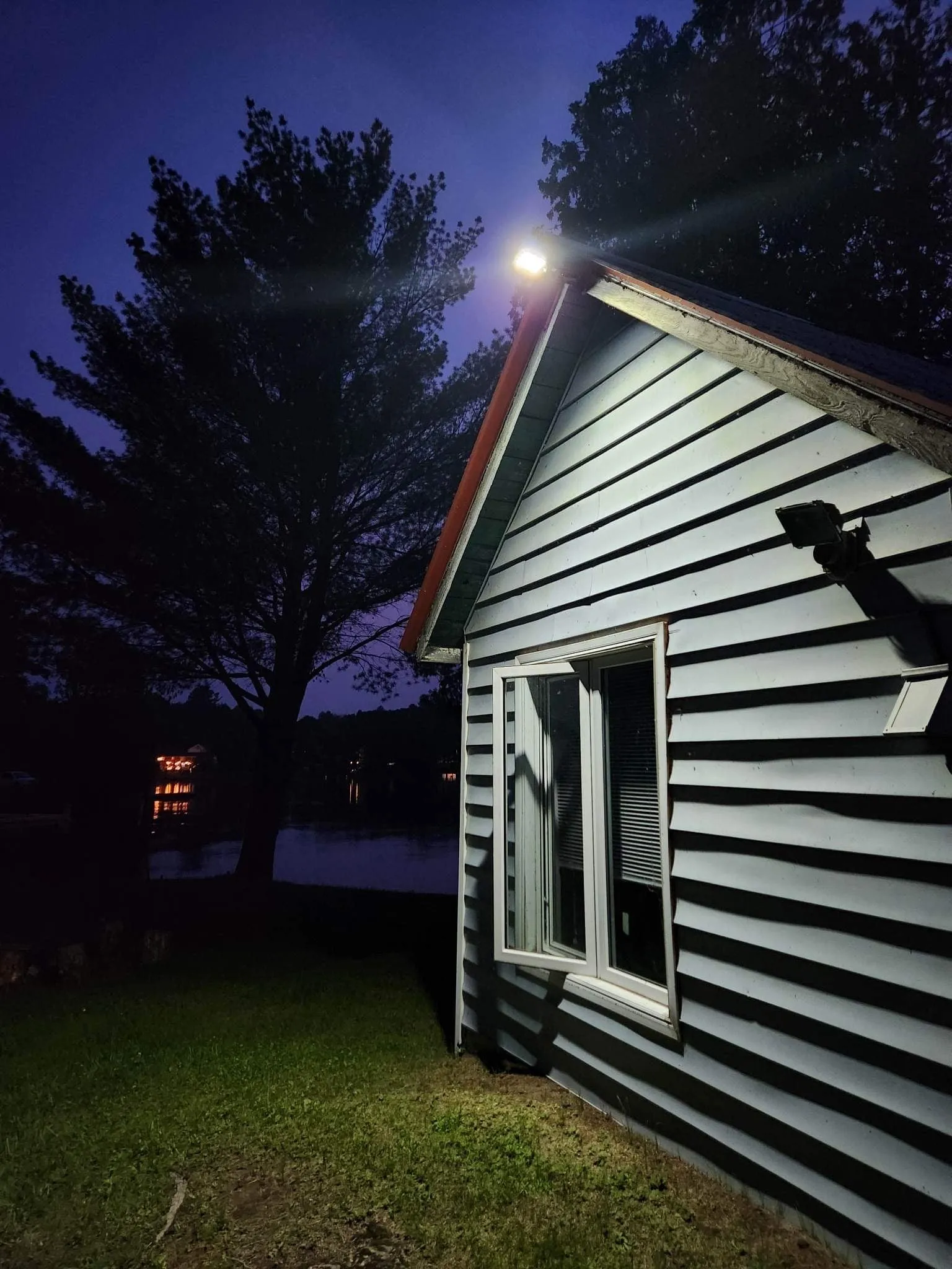 BigM 100W Bright LED Outdoor Solar Street Light With Motion Sensor