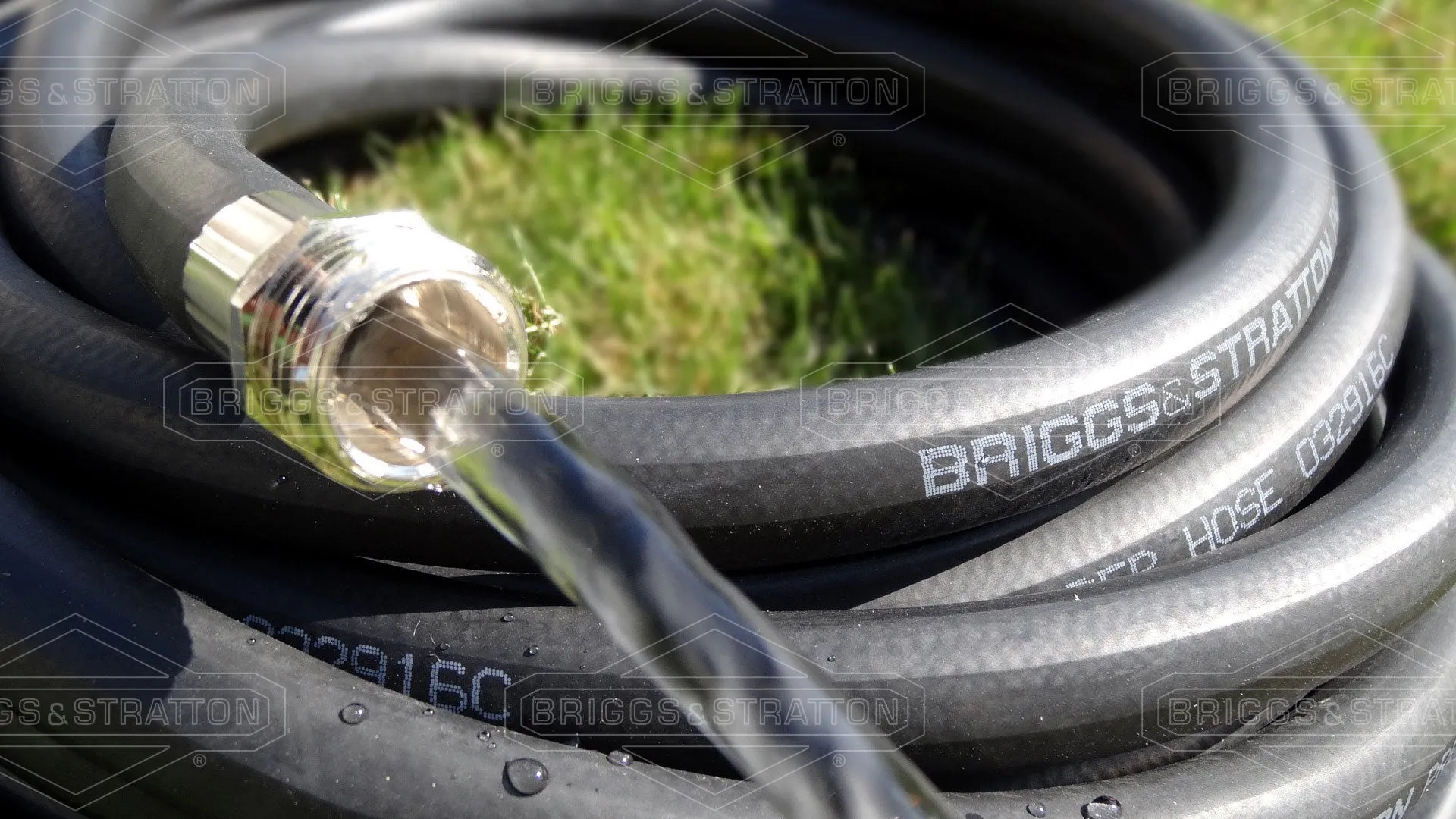 Briggs & Stratton - 8BS25 - Heavy-Duty Rubber Garden Hose (25ft)
