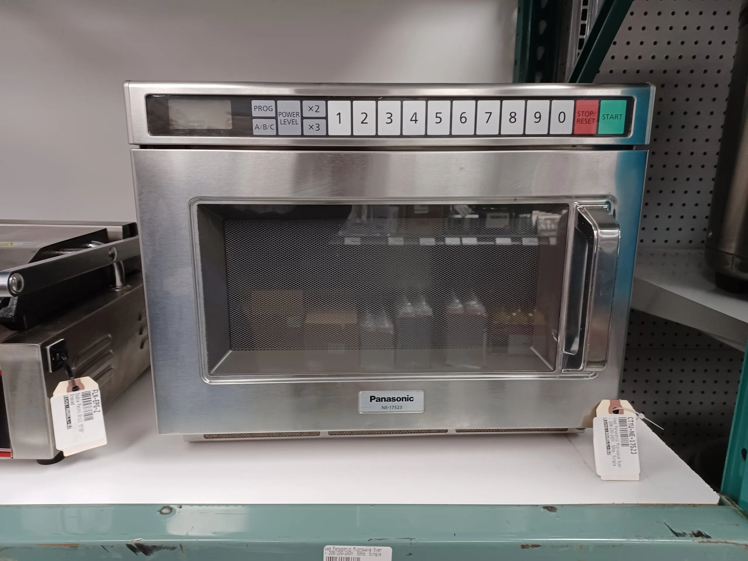 Used Panasonic Microwave Oven - 208/230-240V, 60Hz, Single