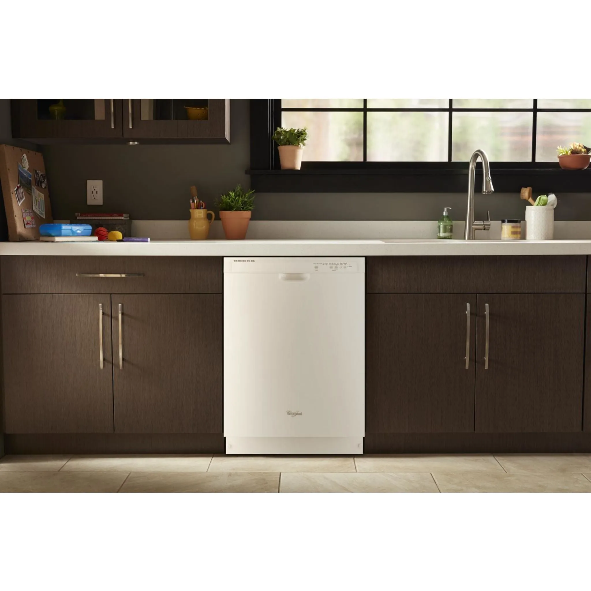 Whirlpool Dishwasher with Sensor Cycle (WDF540PADW)